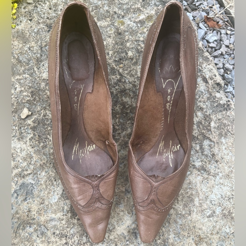 Mayfair Vintage Women's Heels Holt Renfrew Like New 8.5 US Retails $450